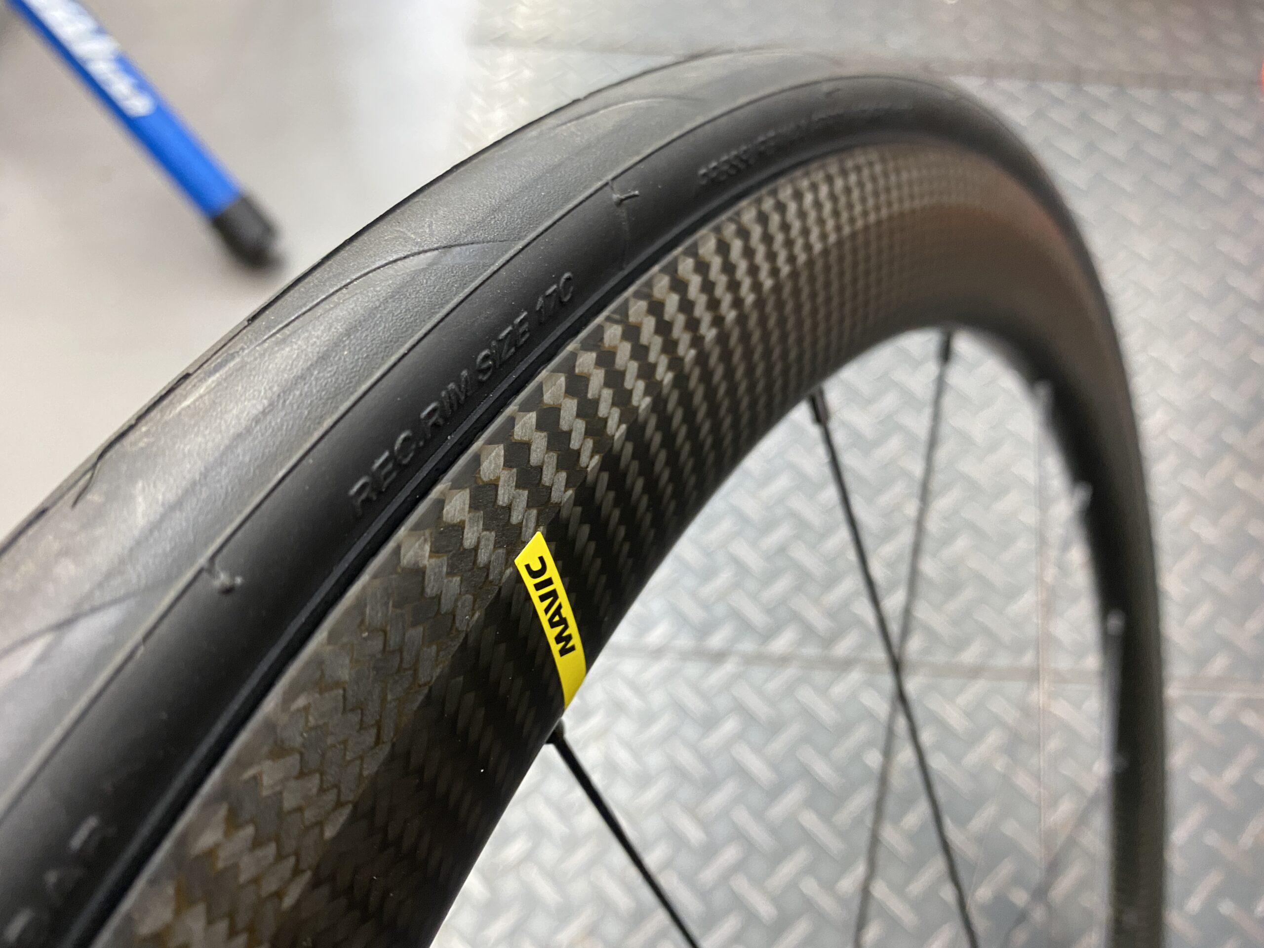 MAVIC COSMIC PRO CARBON の組み替えをご依頼頂きました。 | CYKICKS 