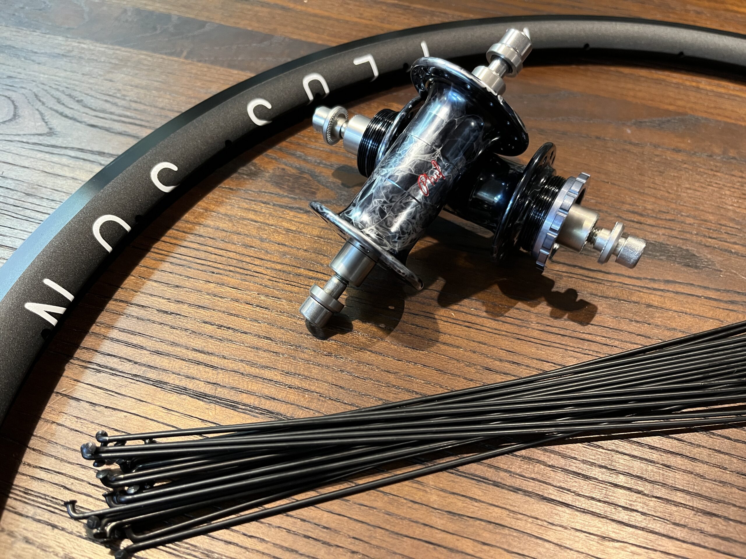 H PLUS SON AT-25 × PHILWOOD Classic Hub Custom Wheel